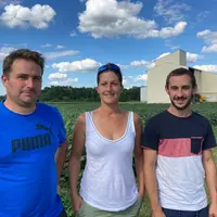En créant un groupement d'employeurs, Mickaël et Vanessa Dupeyron, ainsi que Raphaël Descat, ont pu proposer des CDI à leurs salariés.