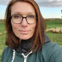 Aurore Baillet, ingénieur de développement à Terres Inovia"On a noté une baisse de 30 % du nombre de larves d’altises sur les colzas pâturés."