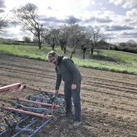 Yannick Pipino, agriculteur à Nérac (Lot-et-Garonne)"Le coût des traitements insecticides sur betteraves porte-graine s'élève à 250 à 300 €/ha, contre
