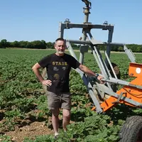 Laurent Billeaud, agriculteur à Vérines (17)"Avec un volume d’eau limité provenant d’un forage superficiel, je suis souvent obligé d’arrêter d’irrigue