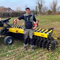 Maxime Jolivet, agriculteur à Ambronay (01),   "sur les cultures en conventionnel, le désherbage mécanique est davantage utilisé sur soja et tournesol