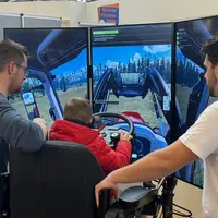 Les simulateurs de conduite de tracteur sont souvent utilisés pour communiquer sur les métiers de l'agriculture (ici au salon de l'Agriculture).