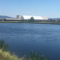 Une lagune de l’ASA Limagne noire. Actuellement, seuls 7 à 11 millions de m³ d'eaux usées traitées sont réutilisées en France, sur un total de 8, 4 mi