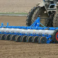 tracteur faisant les semis de betteraves à sucre
