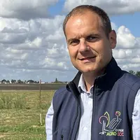 Christophe Sotteau, expert conseil indépendant, accompagne les agriculteurs dans leurs projets liés à la valorisation des haies.