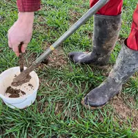 Prélèvement de terre pour les reliquats azotés sortie d'hiver
