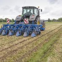 Semis de maïs au strip-till en période de sécheresse en juin 2023, agriculture de précision