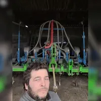 Sébastien Hardy a tenté plusieurs techniques pour implanter son maïs en sols froids et a finalement opté pour le strip till.