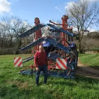 Alain Marty, agriculteur à Puginier (11)   "Deux à trois jours avant le semis du tournesol, je fais un passage de herse étrille avec un maximum d’agre