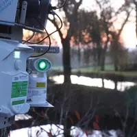 Des lasers trop puissants ne peuvent pas être utilisés de jour en extérieur en France.