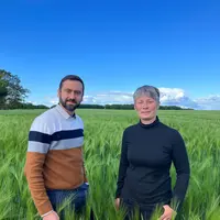 Julina Brossard et Morgan Kerjean, agriculteurs à Tourriers, en Charente