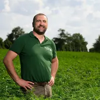 Nicolas Danieau, agriculteur à l'Herbergement (Vendée)" Le rendement moyen en fibre du chanvre est de 6 à 6,5 t/ha a
