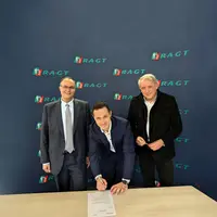 Laurent Guereiro, Damien Robert de RAGT, Eric Verjux, de DeleplanquePar son union avec Deleplanque, RAGT complète son offre de