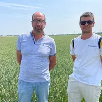 Laurent et Quentin Carouge, agriculteurs installés sur 165 hectares à Anglure dans l'Aube
