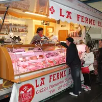 vente en direct des produits de la ferme Elizaldia, basée à Gamarthe dans le Pays Basque, dans les Pyrénées-atlantiques. explo