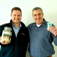 Steve Grun, PDG (à gauche), et Ronen Lavee, fondateur et responsable des technologies de Yofix.