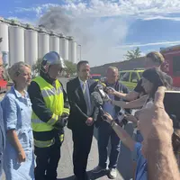 Conférence de presse ce matin devant les silos à grains de la Sica Atlantique à La Rochelle, pour évoquer l'incendie en cours.