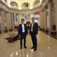 Les analystes marché de la Bourse du commerce de Rosario (BCR), Bruno Ferrari (à gauche) et Guido D’Angelo (à droite).