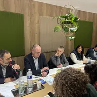 Gilles Robillard (Terres Univia), Pierre Toussaint (Axéréal), Thomas Monville (Axéréal), Wassila Riah-Anglet (UniLaSalle) et Fabien May (agriculteur)