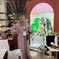 Khadija Lyahmouti en caftan au Salon international de l'agriculture 2025 à Paris.