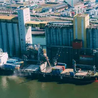 Silo Sénalia de la Presqu'île Elie sur le port de Rouen.