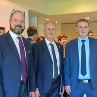 De gauche à droite, Charles Descamps, nouveau directeur de Nord Céréales, Joël Ratel, ancien directeur de Nord Céréales, et Laurent Bué, président de