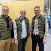De gauche à droite : Franck Bluteau, nouveau président de la Cavac, Jérôme Calleau, ancien président de la Cavac, et Olivier Joreau, directeur général