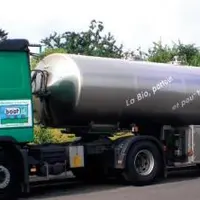 LE PRIX MOYEN DU LAIT BIO 2010 se situait
entre 390 et 430 euros pour 1 000 litres
en France et chez nos voisins.