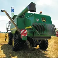 LE SYSTÈME
TURBINE, qui
permet de mettre
la menue paille
sur l’andain
ou dans une
remorque est
la solution
qui se développe
le plus.