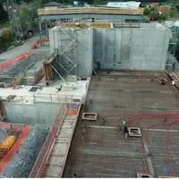 À ALBERTVILLE, LES TRAVAUX ONT DÉBUTÉ EN DÉCEMBRE. L’atelier de
poudre de lactosérum sera couplé à une unité de méthanisation,
une beurrerie collect