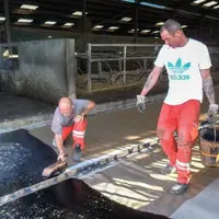 L’ASPHALTE est l’une des solutions en réfection, si l’enrobé n’a pas tenu sur les aires d’exercice.