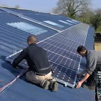 EN L’ABSENCE DE RÉGIONALISATION DES TARIFS, la localisation
d’un projet photovoltaïque et le nombre d’heures
d’ensoleillement impactent sensiblement