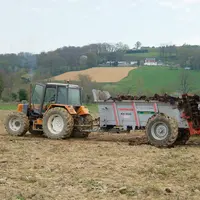 Un matériel d’épandage doit être capable « d’approcher la dose moyenne préconisée à tout moment du chantier d’épandage, explique l’Institut de l’éleva