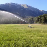 La pratique raisonnée de l’irrigation consiste à arroser uniquement les meilleures parcelles et d’assurer à ces surfaces restreintes « le minimum hydr