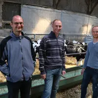 Guy, Marc et Luc Varin. « Nous avons pu nous installer sur la ferme familiale à trois, en reprenant la ferme de notre grand-père et une petite ferme v