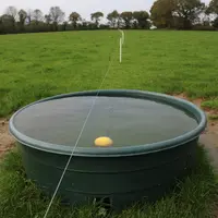 Les bacs à eau avec robinet à flotteur Topaz « sont robustes, simples à installer et pratiques. Le remplissage peut s’effectuer par le bas ou le haut