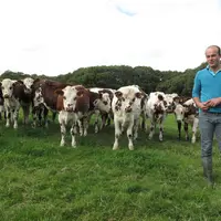 Stéphane Hirrien, éleveur dans le Finistère. © E. Bignon