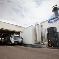 Si la distribution n'accepte pas une hausse significative de tarif, la situation risque de se tendre pour Danone et les producteurs.