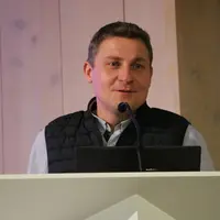Benoit Drouin, éleveur dans la Sarthe. « Ne pas raisonner le retournement d'une prairie sur une seule année, c'est important. »