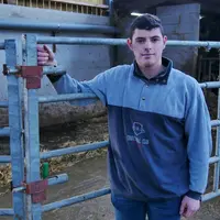 Deux barrières verrouillées sans poteaux