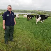 Joe Whitty, éleveur. « La retraite, je n’y pense pas. J’envisage plutôt de transformer une partie de mon lait en fromages et de les vendre localement.