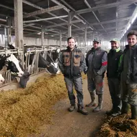 Emilien, Francis, Lionel et Mathieu Renaud. « Nous sommes tous les quatre sur la même longueur d’ondes. Nous voulons vivre de notre métier sans en dev