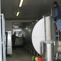 Tank à lait dans une exploitation laitière de la Somme