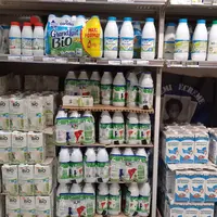 Rayon de lait de consommation en supermarché