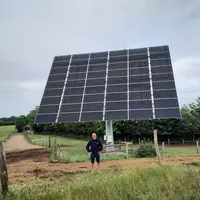 Tracker solaire, panneaux photovoltaïques sur pied