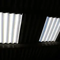 Les translucides ont été peints depuis l'intérieur de la stabulation.