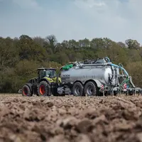 tonne à lisier avec enfouisseur à dents