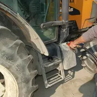 plein de GNR en cours sur un tracteur