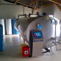 tank à lait dans une laiterie