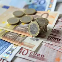 Argent de la zone Euro. Pièces et billets de 10 20 et 50 euros. Monnaie d'échange dans l'Union européenne. Paiement en euros. Europe monnétaire.